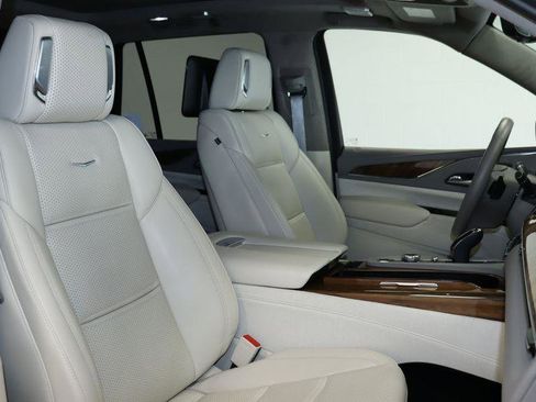 Used 2024 Cadillac Escalade Sport Platinum w/ Heavy-Duty Trailer Package AWD/4WD image 24