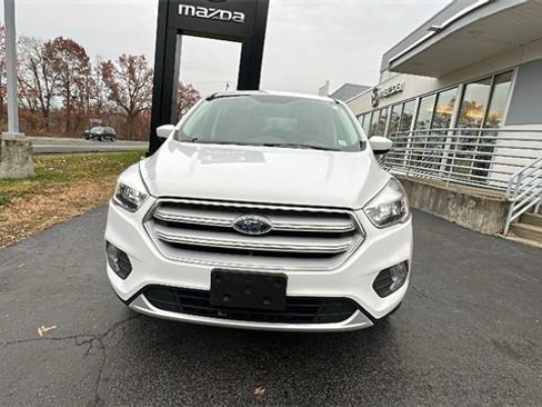 Used 2019 Ford Escape SE image 3