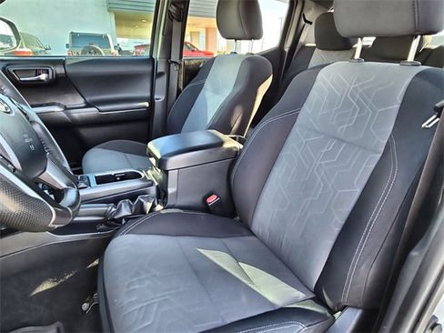 Used 2020 Toyota Tacoma TRD Off-Road image 20