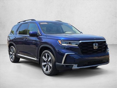 Used 2025 Honda Pilot Elite image 3