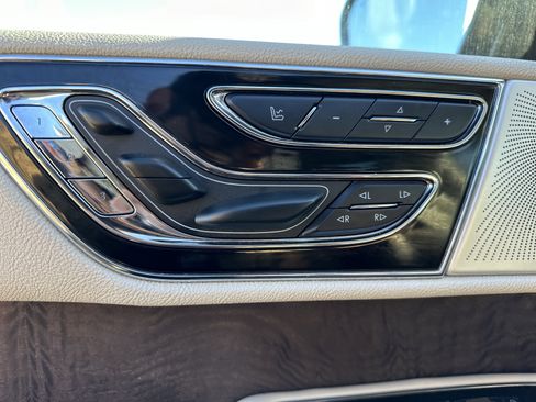 Used 2021 Lincoln Navigator L Reserve w/ Luxury Package image 16