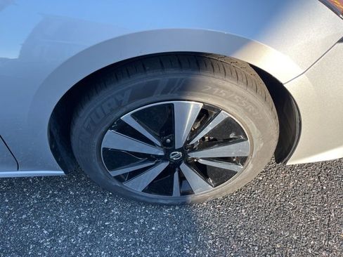 Used 2022 Nissan Altima 2.5 SV image 3