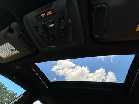 Used 2023 Toyota Corolla Cross AWD Hybrid w/ Moonroof Package image 23