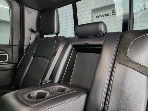 Used 2023 RAM 3500 Laramie w/ Night Edition image 38