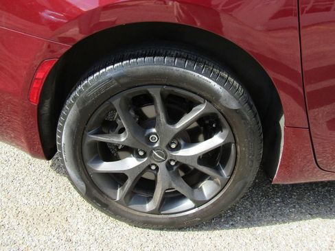 Used 2023 Chrysler Pacifica Touring-L w/ S Appearance Package AWD/4WD image 27
