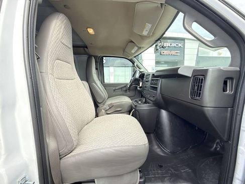 New 2026 GMC Savana 3500 Extended w/ Driver Convenience Package image 22