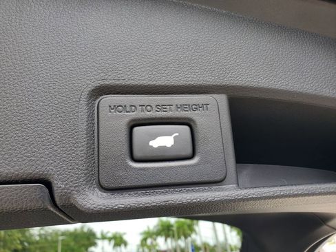 Used 2024 Acura RDX SH-AWD w/ Technology Package image 9