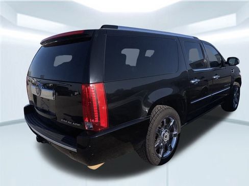 Used 2011 Cadillac Escalade ESV Premium image 4