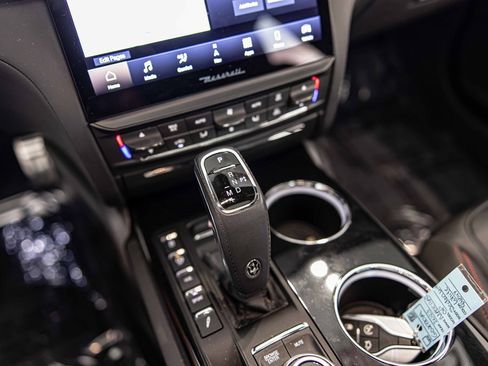 Used 2023 Maserati Quattroporte Modena Q4 image 31