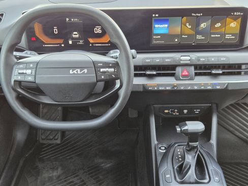 Used 2025 Kia K4 FWD image 24