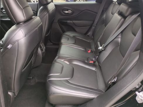 Certified 2020 Jeep Cherokee Latitude Plus image 19