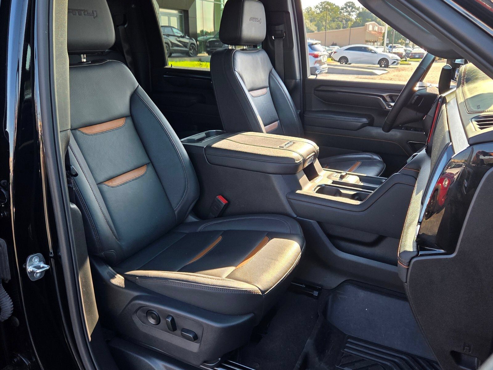 Used 2024 GMC Sierra 2500 AT4 w/ AT4 Premium Plus Package AWD/4WD image 15