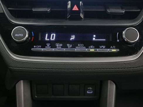 Used 2023 Toyota Corolla Cross AWD Hybrid image 30