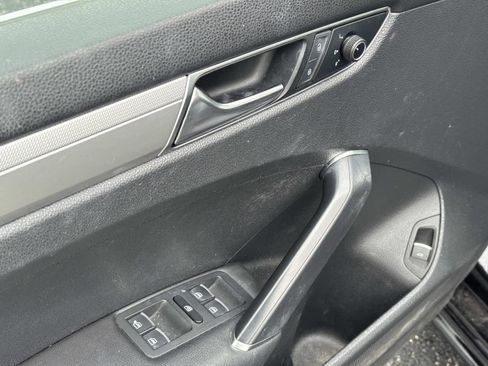 Used 2017 Volkswagen Passat 1.8T S image 17