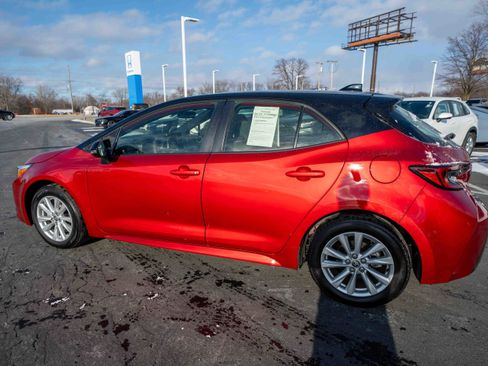 Used 2025 Toyota Corolla SE w/ SE Package image 4