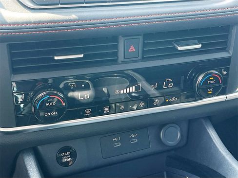 Used 2025 Nissan Rogue SV image 17