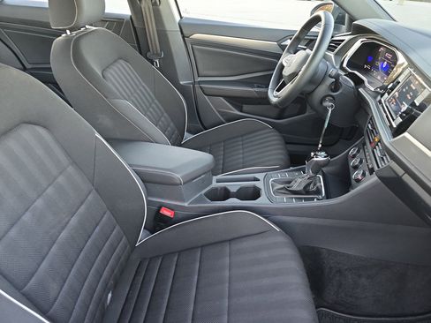 Used 2024 Volkswagen Jetta Sport image 10