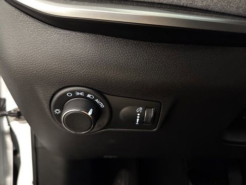 Used 2024 Jeep Compass Sport image 15