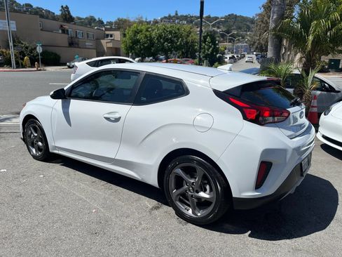 Used 2019 Hyundai Veloster 2.0 FWD image 5