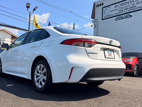 Used 2024 Toyota Corolla LE FWD image 8