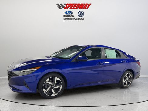 Used 2023 Hyundai Elantra SEL w/ Convenience Package FWD image 11