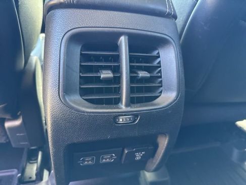 Used 2021 Jeep Cherokee Limited image 16