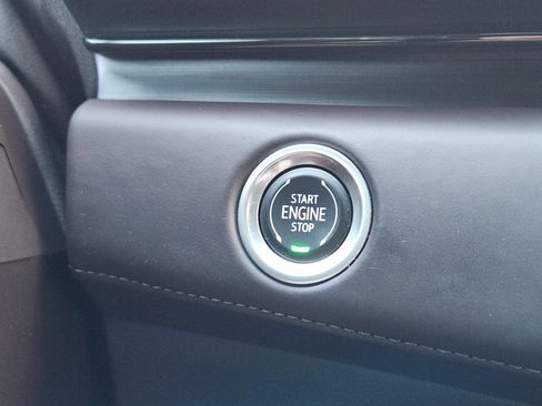 Used 2022 Cadillac Escalade ESV Sport Platinum w/ LPO, ONYX Package image 19