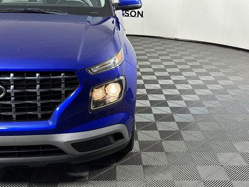 Used 2022 Hyundai Venue SEL image 9