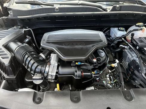 Used 2025 Chevrolet Blazer RS AWD/4WD image 35