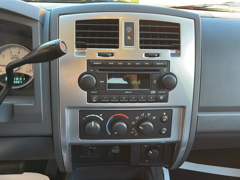 Used 2006 Dodge Dakota SLT w/ R/T Group AWD/4WD image 33