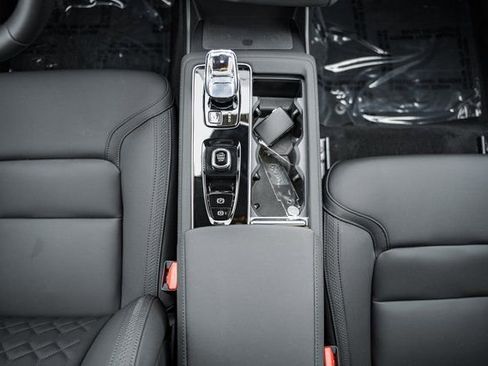 New 2026 Volvo XC90 B6 Plus w/ Protection Package Premier image 24