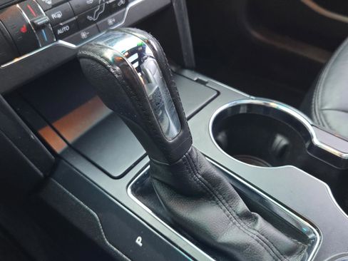 Used 2016 Ford Explorer XLT w/ Equipment Group 202A image 27