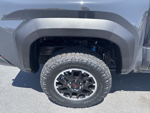 New 2025 Toyota Tacoma TRD Off-Road w/ TRD Off Road Premium Package AWD/4WD image 11