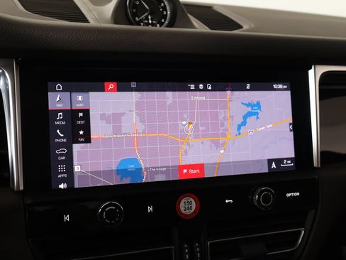 Used 2023 Porsche Macan S AWD/4WD image 7