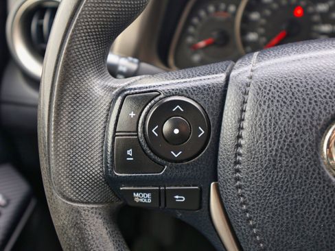 Used 2014 Toyota RAV4 LE image 19