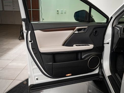 Certified 2022 Lexus RX 350 FWD w/ Premium Package image 24