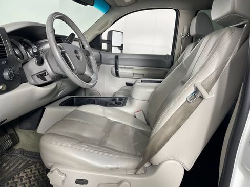 Used 2007 GMC Sierra 2500 SLE w/ Convenience Package AWD/4WD image 2