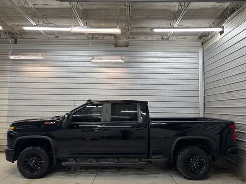 Used 2022 Chevrolet Silverado 2500 LTZ w/ LTZ Plus Package AWD/4WD image 10