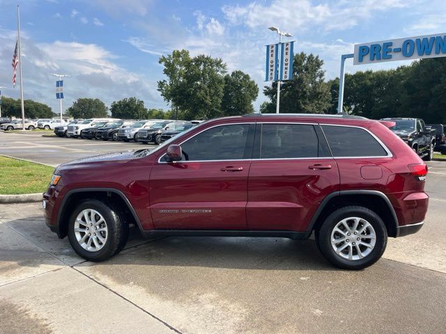 Used 2021 Jeep Grand Cherokee Laredo w/ Security & Convenience Group AWD/4WD image 3