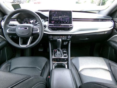 Used 2025 Jeep Compass Limited AWD/4WD image 7