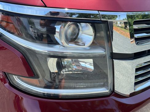 Used 2019 Chevrolet Tahoe Premier AWD/4WD image 9