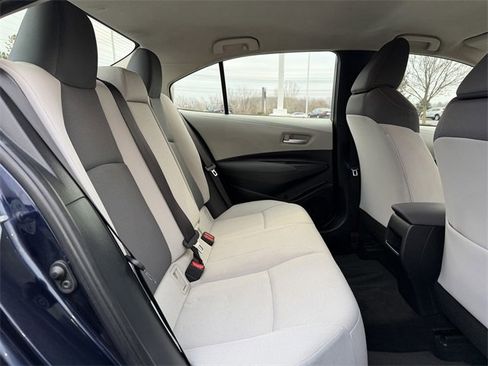 Used 2021 Toyota Corolla LE image 17