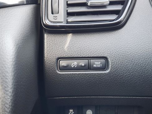 Used 2017 Nissan Rogue Sport SL w/ SL Premium Package image 24