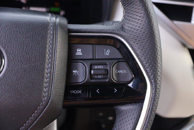 Used 2025 Toyota Sequoia Capstone AWD/4WD image 26