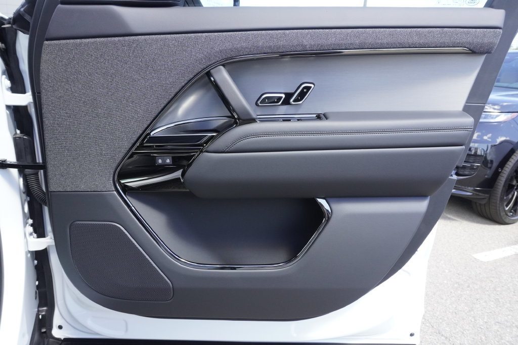 New 2026 Land Rover Range Rover Sport SE AWD/4WD image 21