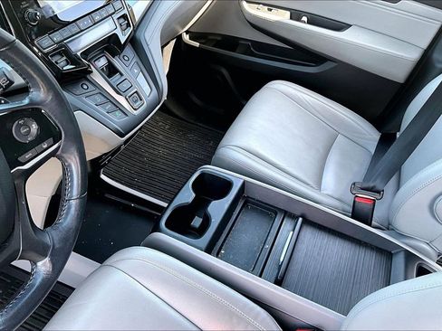 Used 2020 Honda Odyssey Touring image 17