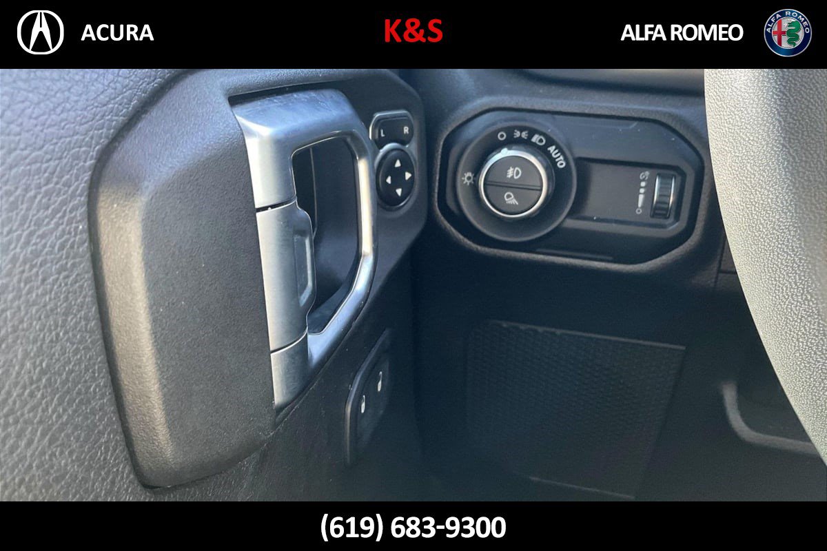 Used 2023 Jeep Gladiator Sport AWD/4WD image 7