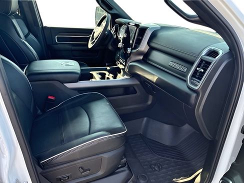 Used 2026 RAM 3500 Laramie AWD/4WD image 27