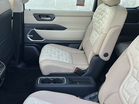 New 2025 Nissan Armada Platinum image 30