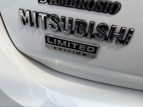Used 2018 Mitsubishi Outlander LE AWD/4WD image 10